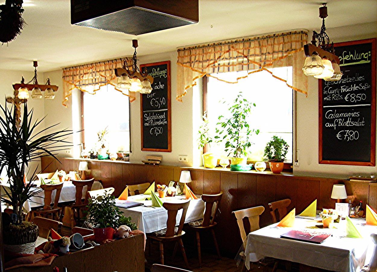 Gasthof Goldener Stern Aalen Buitenkant foto